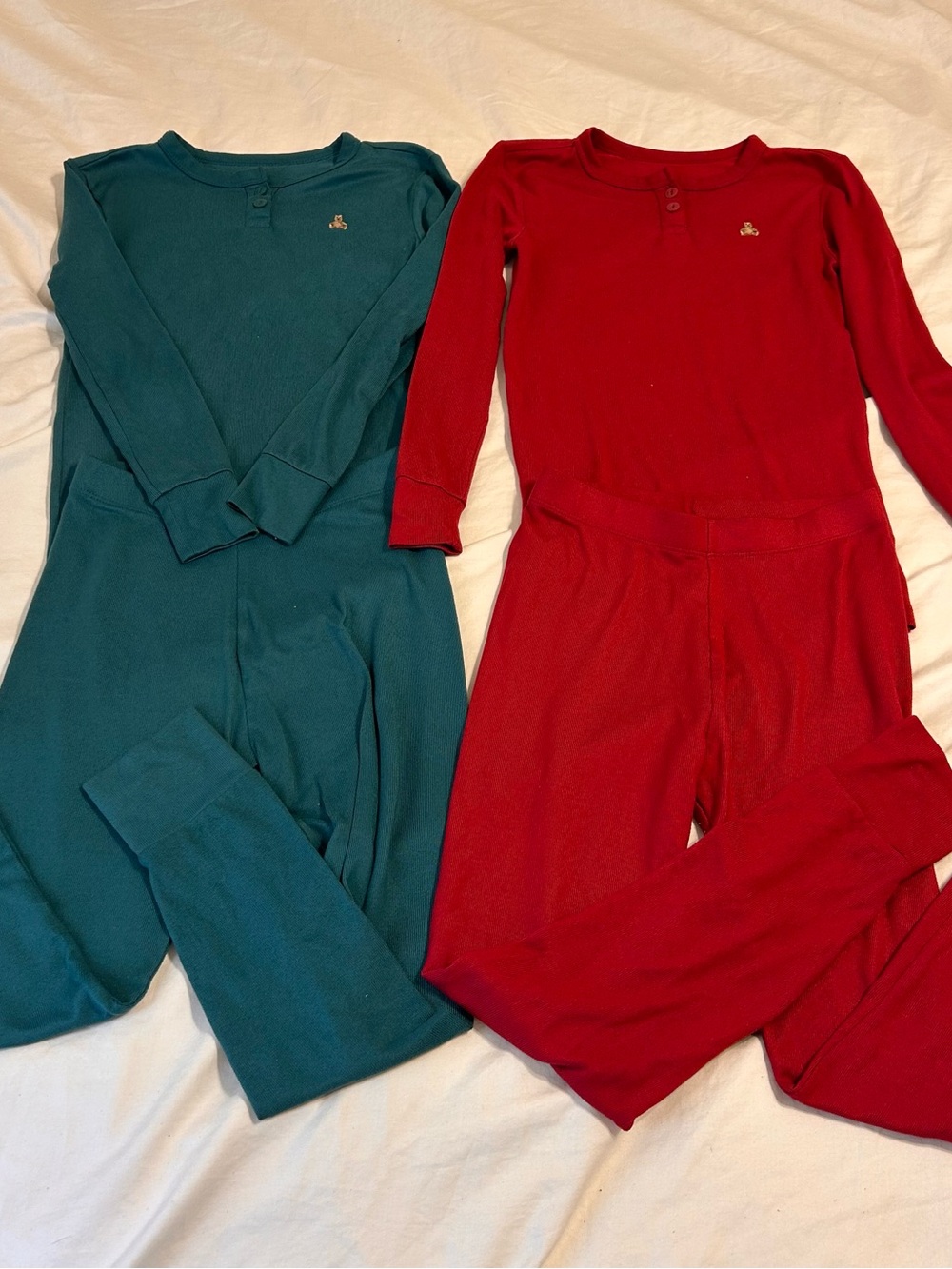 Bundle Of 2 Gap Kids Pajama Set Size 8 Long Sleeve Snug Fit Red And Green